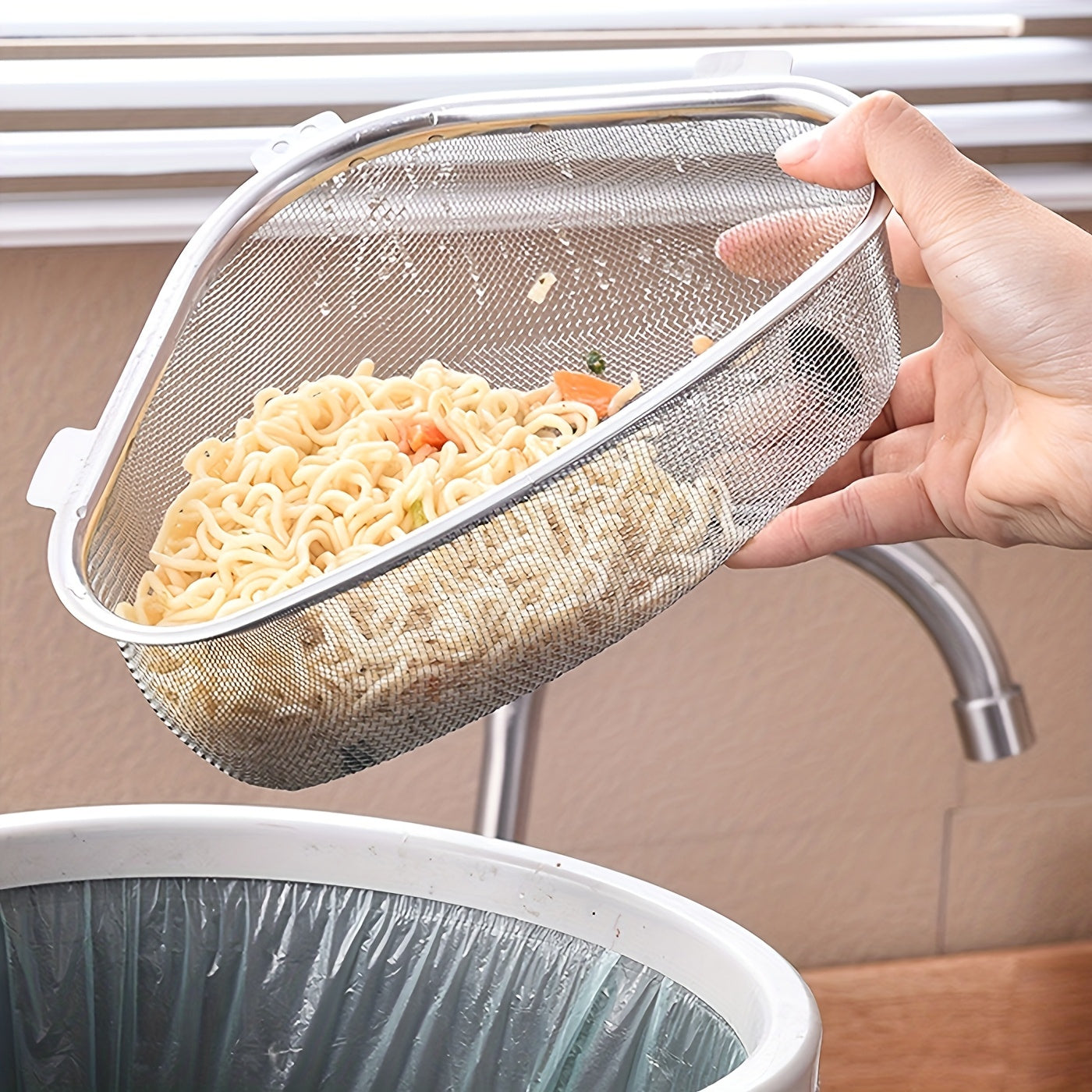 Triangular Stainless Steel Sink Strainer Basket - Removable Food Waste Filter with Mesh Storage Basket, Easy to Clean, for Hanging & Standing in Kitchen, Kitchen Sink Drain Basket