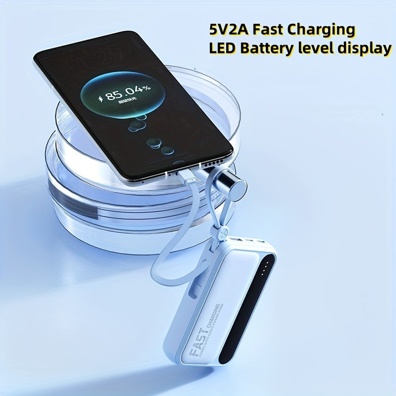 這是一款可愛設計的超薄 10000mAh 電池，提供 5-15-22.5W 超快充。它具有大容量、可充電功能，並配備四條內建充電線。
