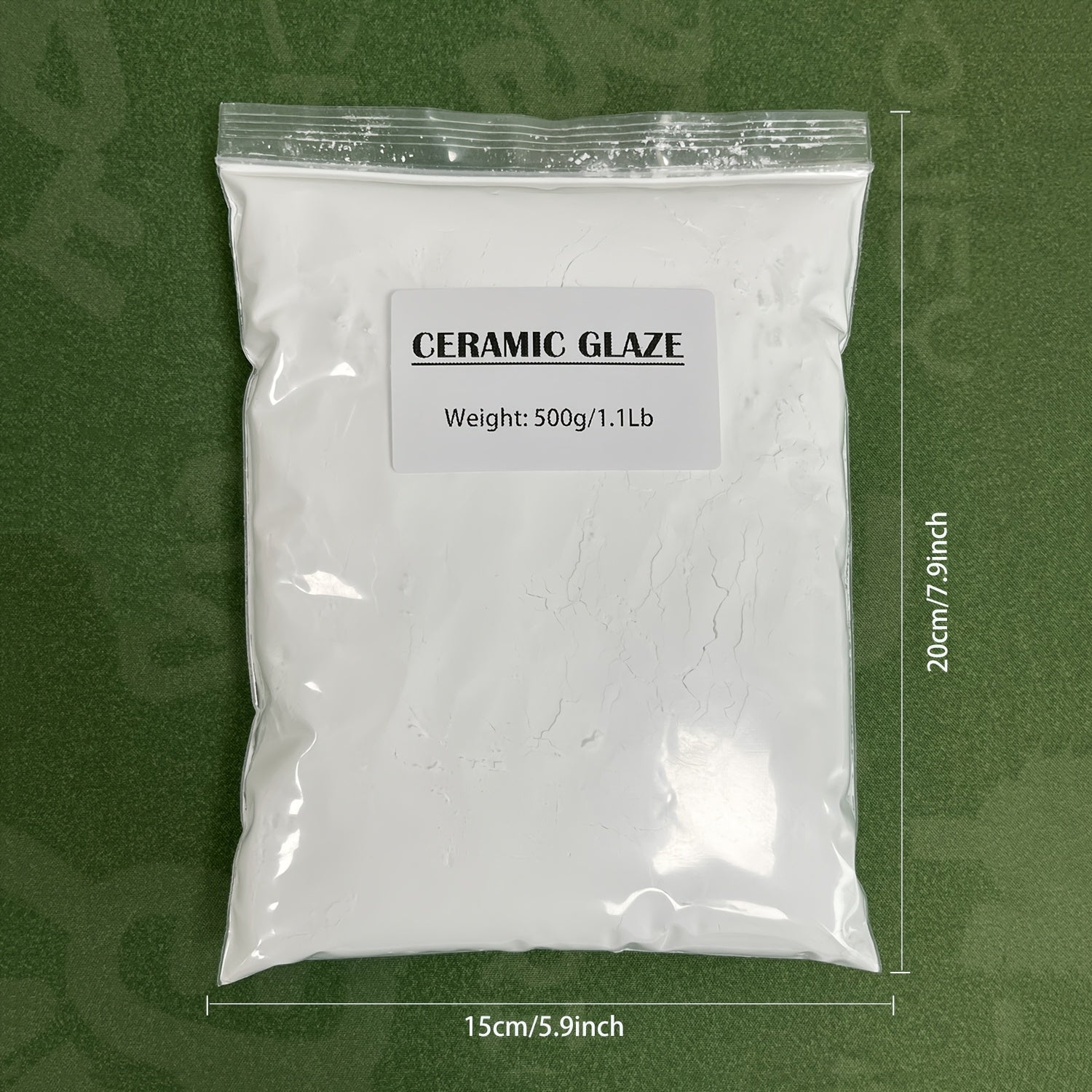 一袋500克低温光泽透明陶瓷釉粉，光泽度超过90%，熔点600-650°C，全融温度950-1050°C。这款低熔釉具有自平整特性，适用于陶器、彩绘瓷砖和DIY手工艺项目