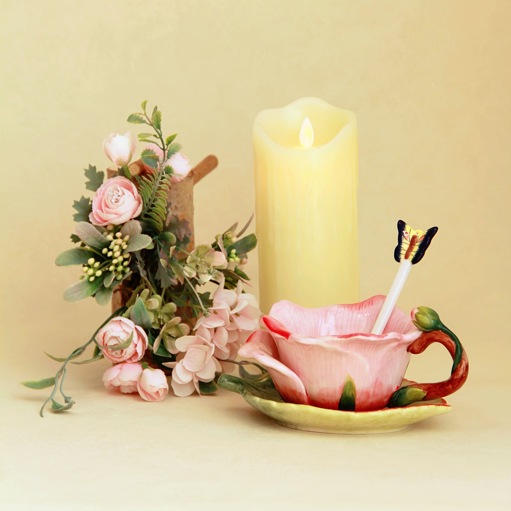 1SET Ceramic Hand-Painted Flower Cup & Saucer Set, 1PCS 3D Handmade Pink Rose & Tulip Tea Cup Coffee Cup, 1PCS Green Leaf Saucer, 1PCS Butterfly Spoon, Exquisite Table Décor, Gift for Christmas, Valentine’s Day, Mother’s Day (Capacity: 150ml / 5oz)