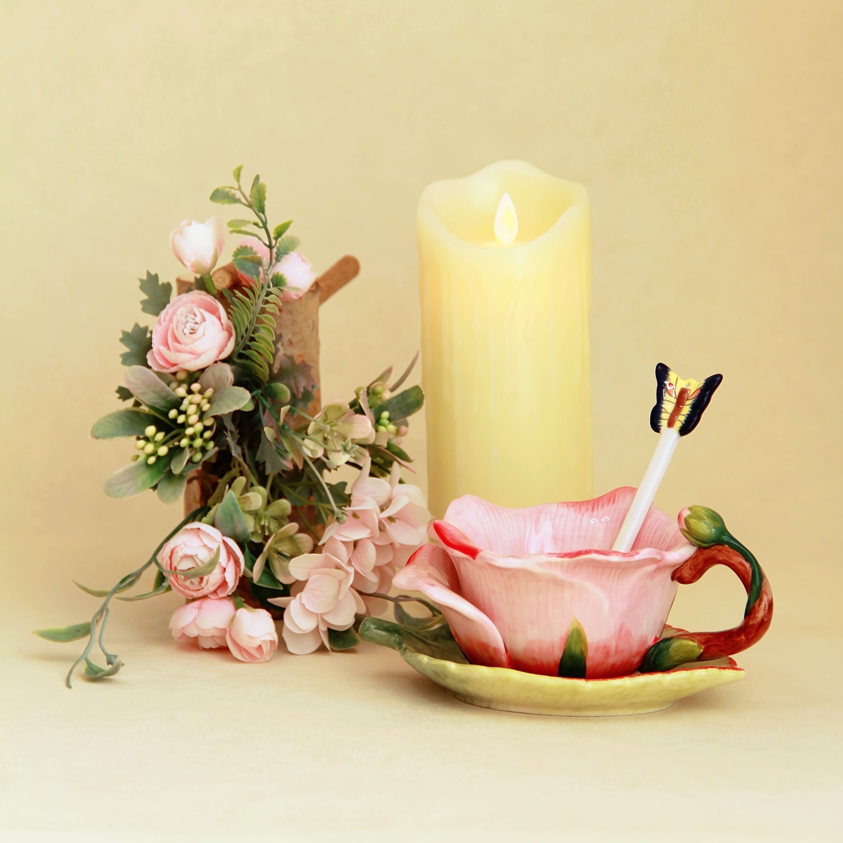 1SET Ceramic Hand-Painted Flower Cup & Saucer Set, 1PCS 3D Handmade Pink Rose & Tulip Tea Cup Coffee Cup, 1PCS Green Leaf Saucer, 1PCS Butterfly Spoon, Exquisite Table Décor, Gift for Christmas, Valentine’s Day, Mother’s Day (Capacity: 150ml / 5oz)