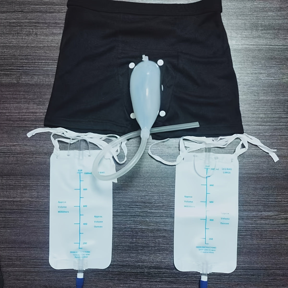 男士可拆卸短裤随行尿壶 - 3D 防漏设计，包括 2 个袋子和 1 个贴身隐藏式短裤，适合老年护理，易于清洁，便携式尿袋|防护短裤 | 易清洁材料