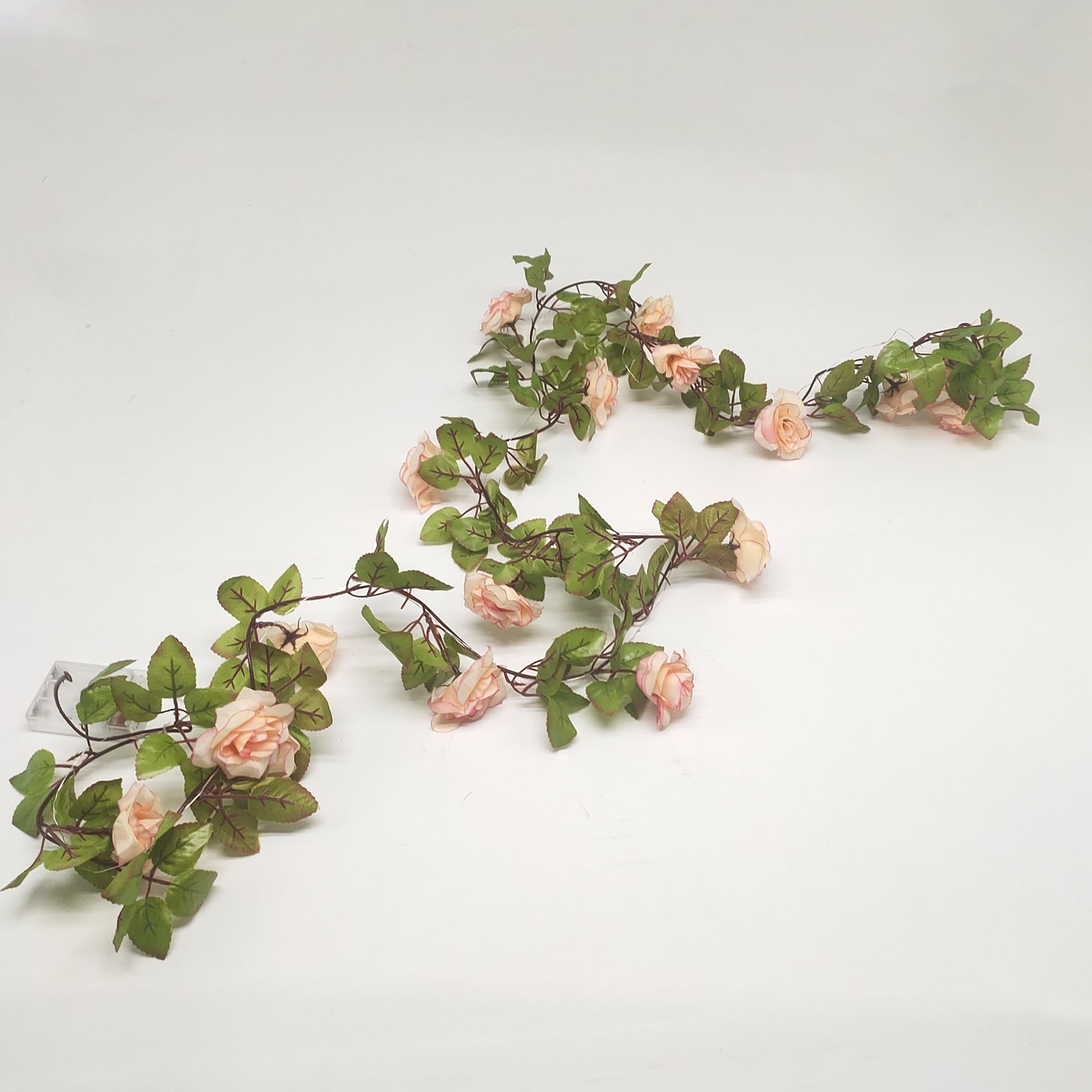 1 个3*AA电池供电（不带电池发货） 2 米/6.6 英尺 20 盏玫瑰花室内灯串，人造藤蔓童话灯，圣诞树灯，花园装饰灯，适用于圣诞节情人节新年母亲节