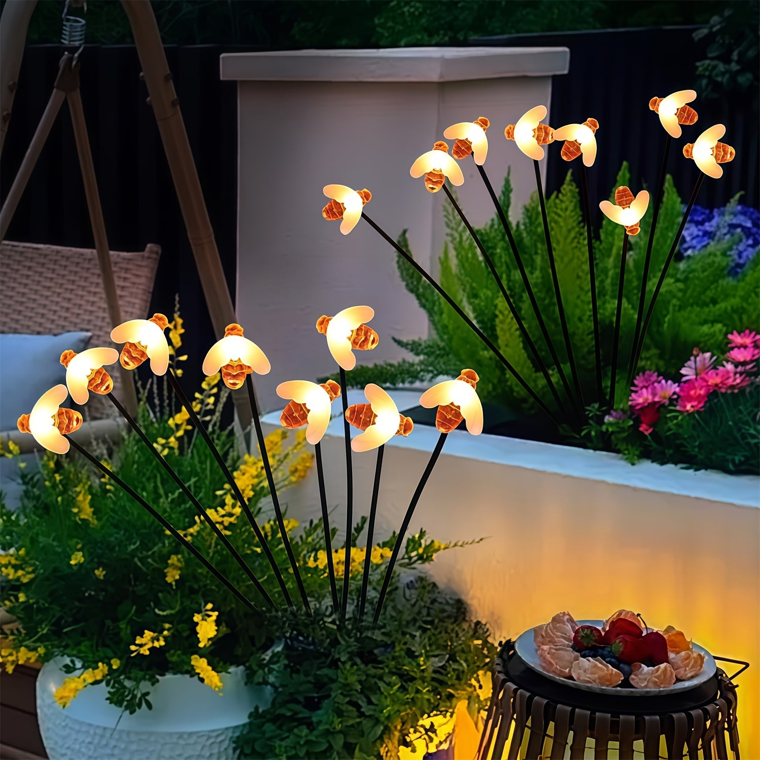 1PC Solar Bee Light Outdoor 8-Head Bee Solar Light Suitable for Garden Path Fence Courtyard Patio Walkway Decorative Lighting Perfect for Outdoor and Holiday Decoration
