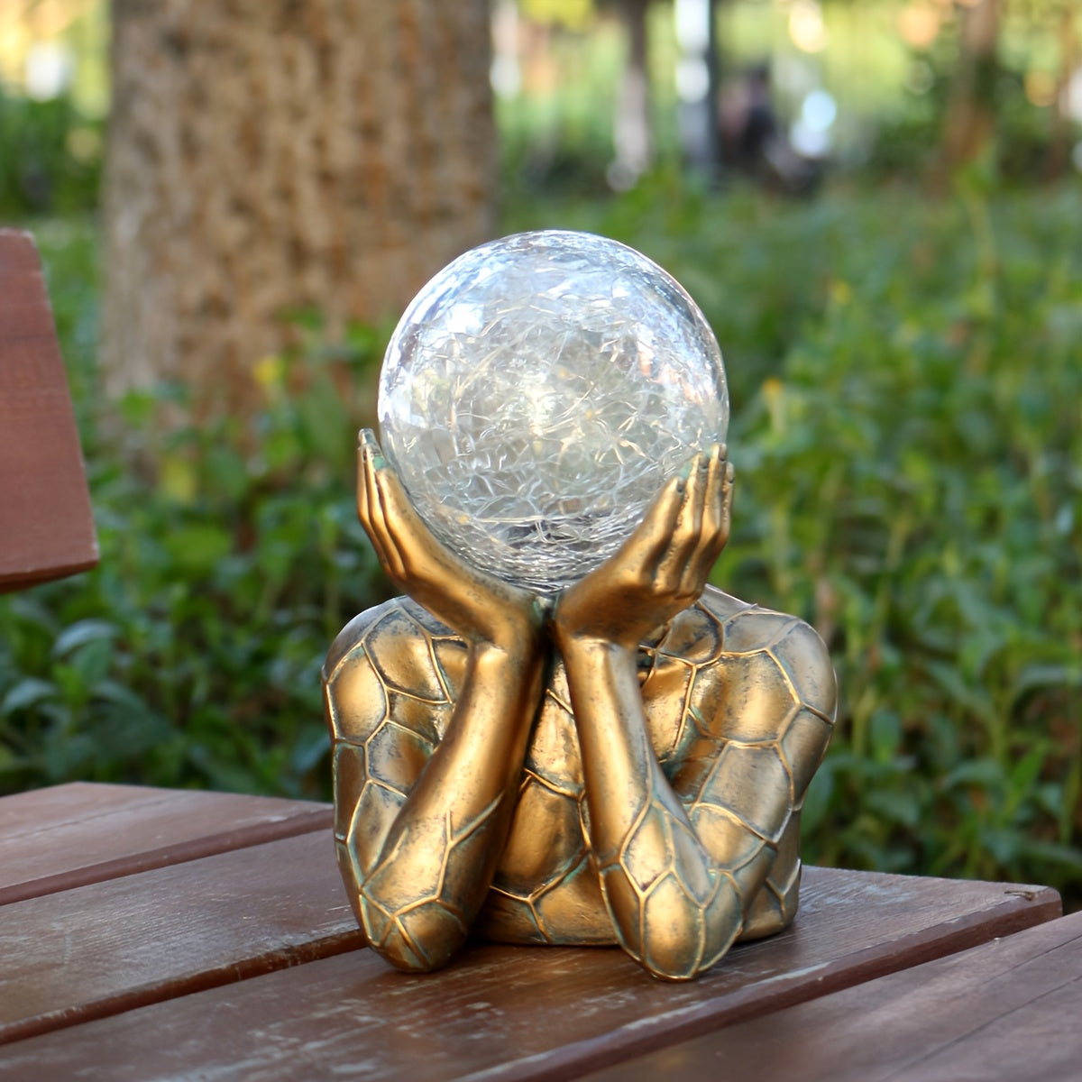 One-Piece Exquisite Hand-Holding Ball Statue, Solar Outdoor Statue Light, Garden Courtyard Lawn Ornament, Solar Light Sensing, Weather-Resistant Decoration, Illuminates Your Night Space, Holiday Decoration, Perfect Housewarming Gift.