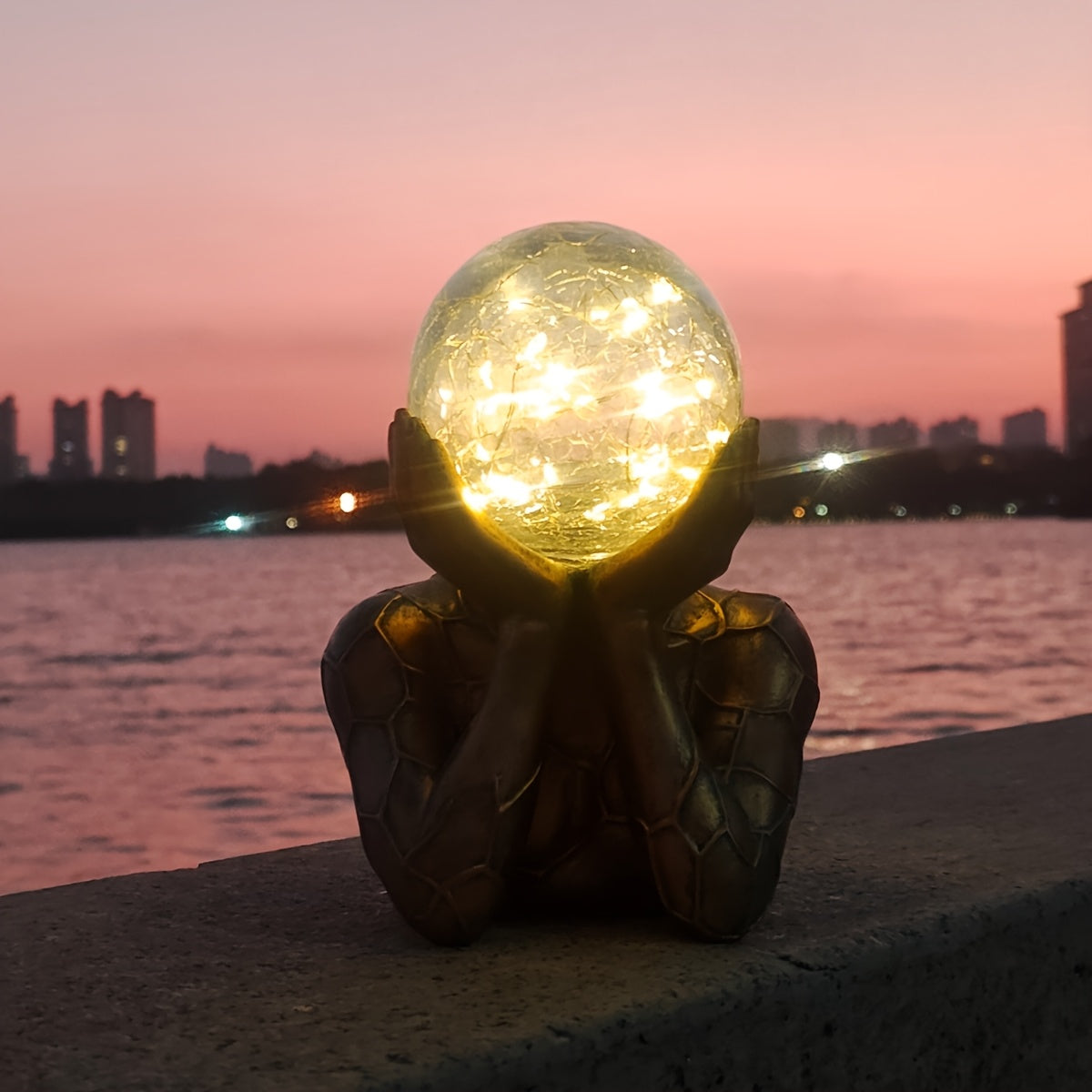 One-Piece Exquisite Hand-Holding Ball Statue, Solar Outdoor Statue Light, Garden Courtyard Lawn Ornament, Solar Light Sensing, Weather-Resistant Decoration, Illuminates Your Night Space, Holiday Decoration, Perfect Housewarming Gift.