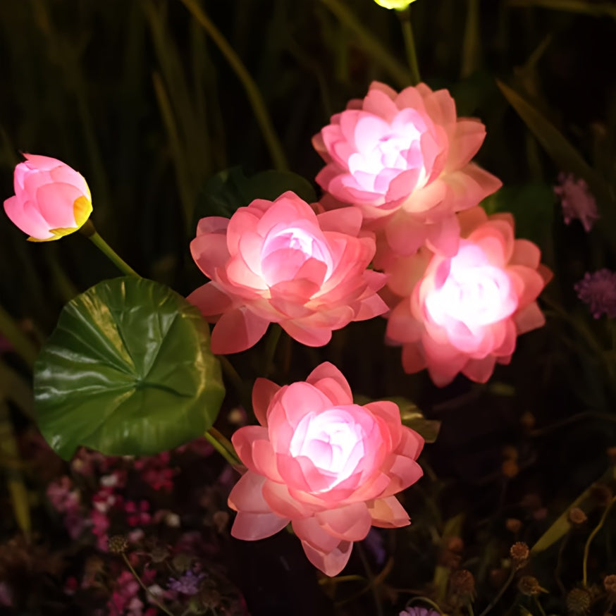 1个升级版3LED大花太阳能粉白莲花灯，适用于节日场景装饰、花园庭院草坪灯、节日氛围、草坪装饰、装饰性太阳能灯、花卉灯设计、低压装饰、耐用金属表面、装饰照明、活动策划者、节日购物者