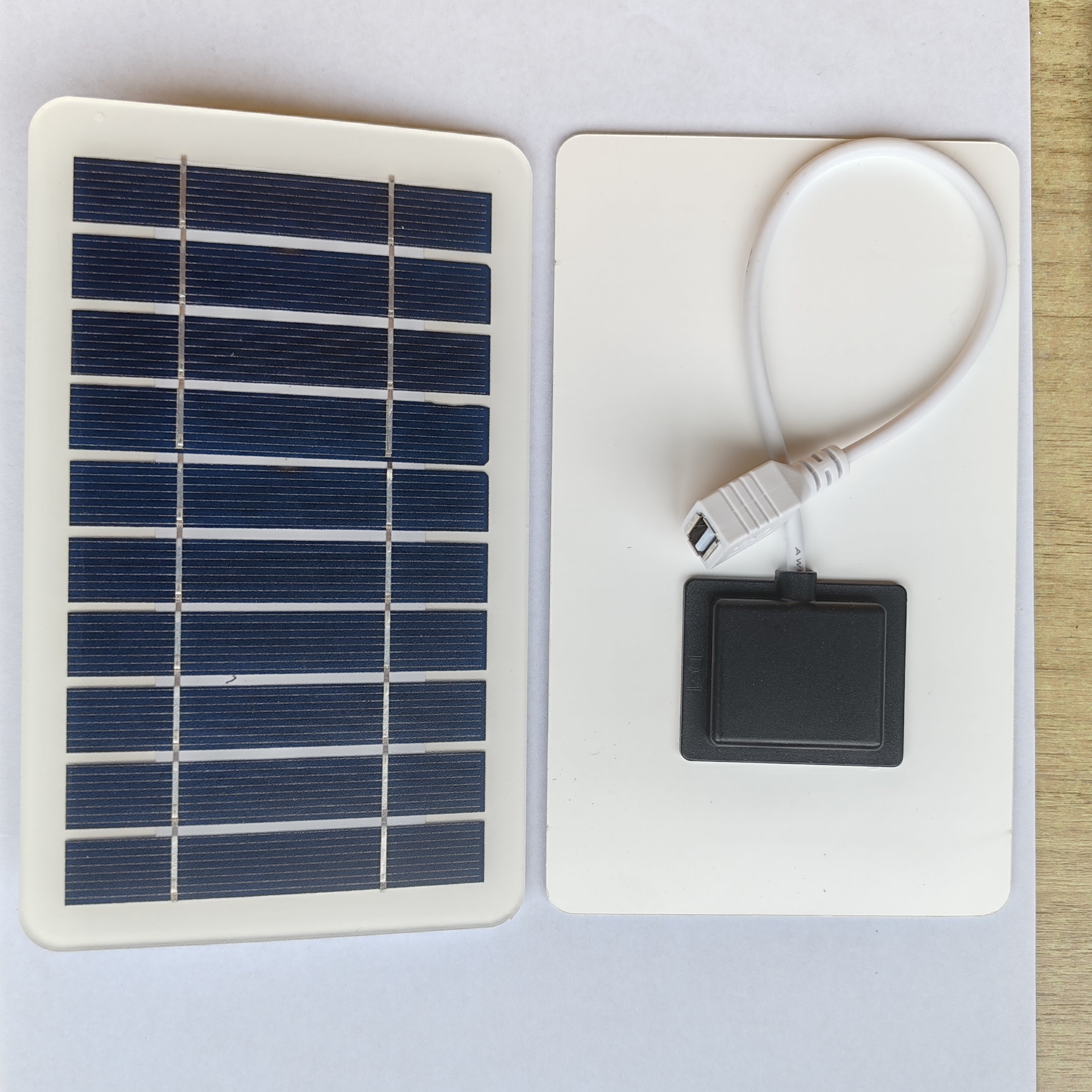 2W USB太阳能充电器，便携式太阳能板适用于手机充电及户外应急电源，兼容iPhone、安卓设备，适用于露营、徒步、旅行及家庭停电时的移动电源