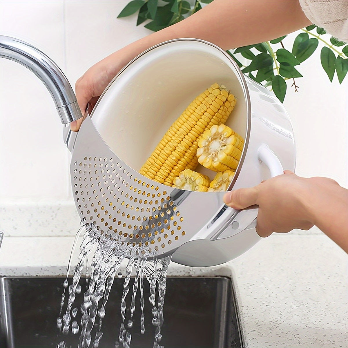 Stainless Steel Kitchen Filter with Handle, Food Safe Vegetable Washing Colander, Durable Design Convenient Kitchen Sink Drain Strainer, Fashion Kitchen Gadget