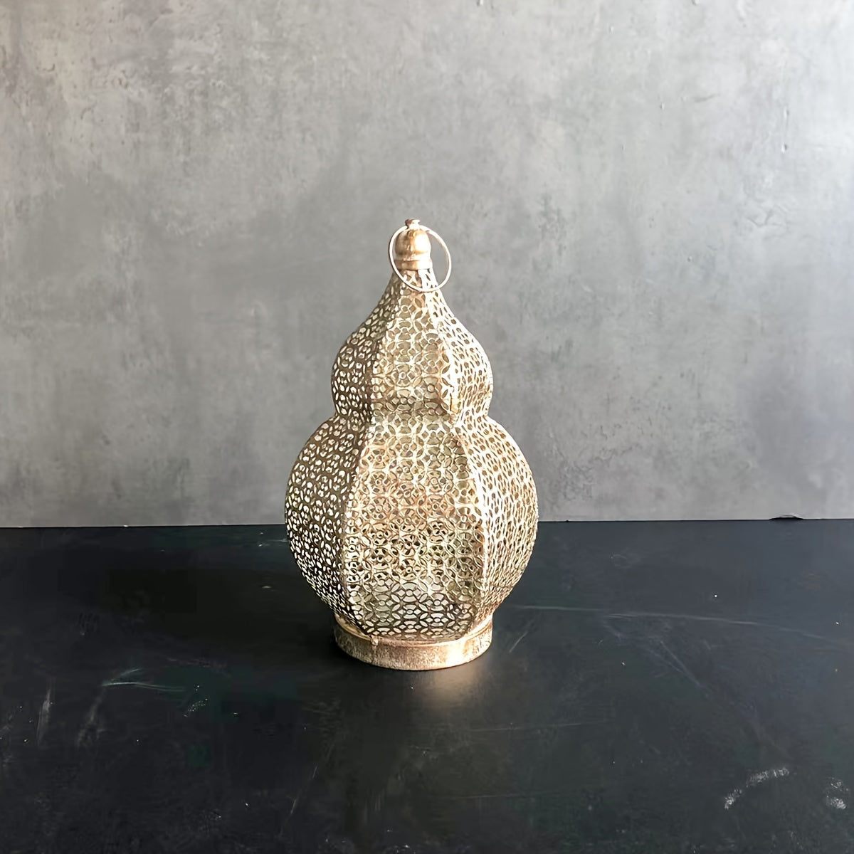 1 件摩洛哥风格 LED 灯笼 - 锻铁桌面装饰，图案复杂，电池供电（AAA），适用于卧室氛围、桌面装饰（不含电池）、卧室装饰