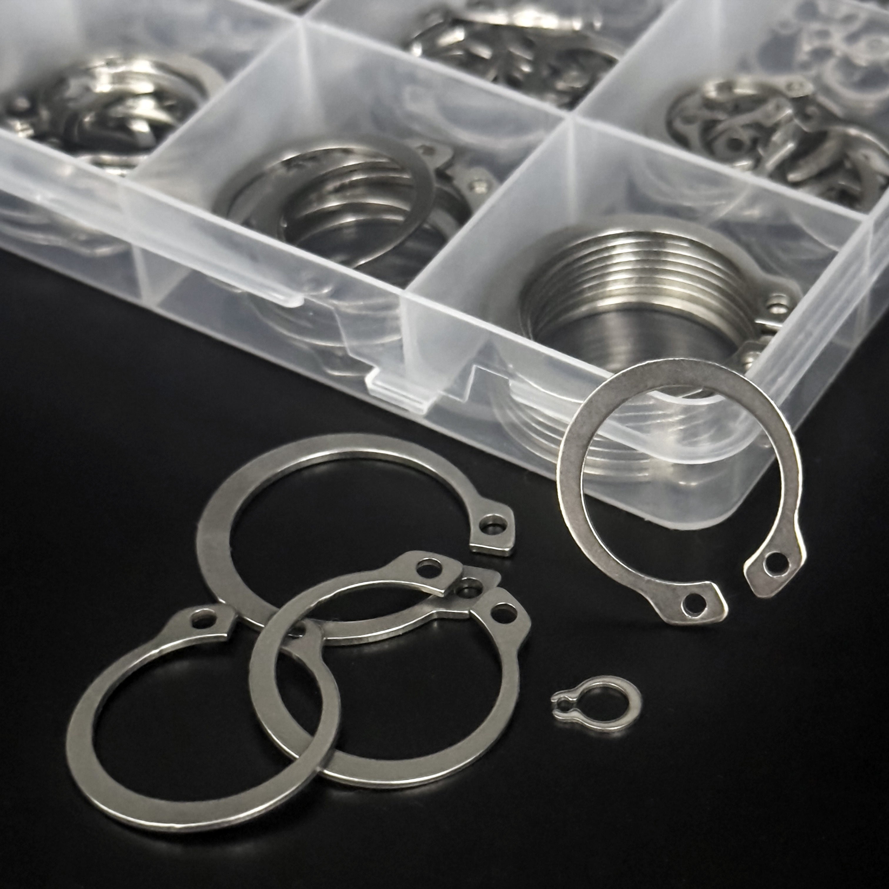 225-Piece External Retaining Ring Assortment, Includes 15 Sizes, Made of 304 Stainless Steel, Fits Shafts from M3 to M25.