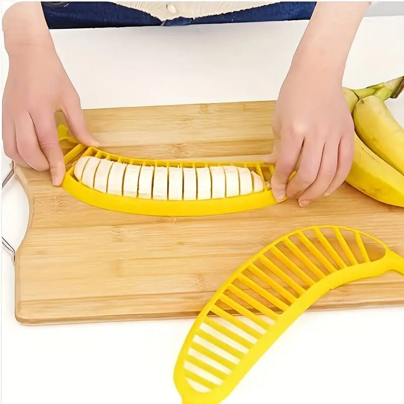 Banana Slicer, Multifunctional Fruit Cutting Tool, Banana Cutter, Fruit Separator, Fruit Salad & Platter Divider, Kitchen Accessory, Best Partner for Oktoberfest, Christmas & Halloween Festivities