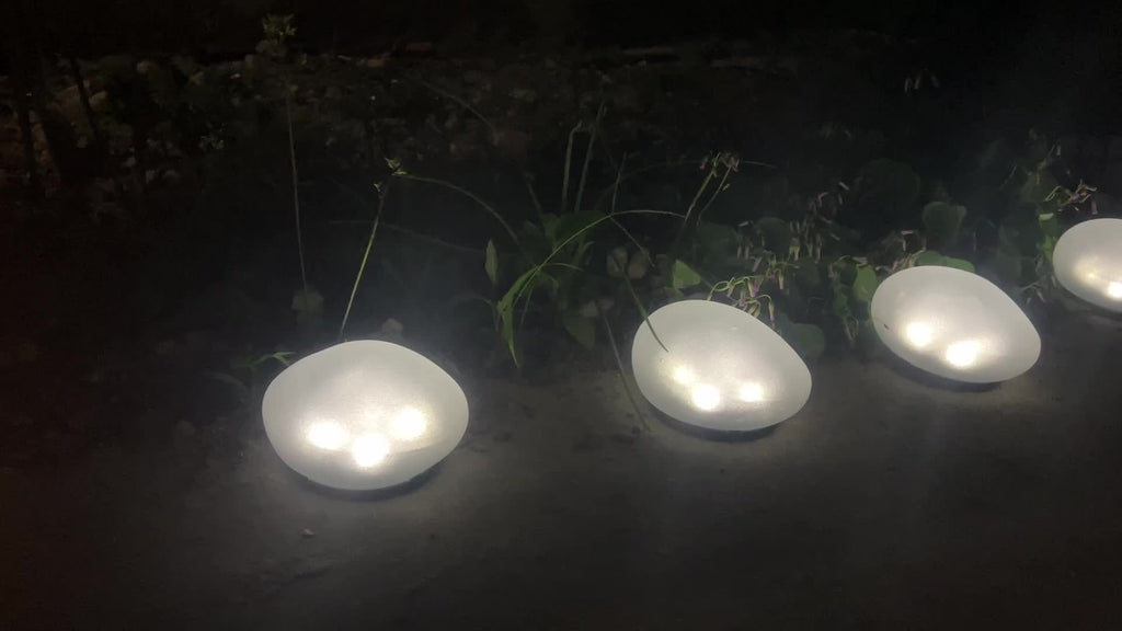 New Solar Salt Rock Light Set (4/6-Piece), Designed for Outdoor Use as Decorative Landscape Lighting. Perfect for Garden, Patio, Pool, Wedding, Dinner and Holiday Decoration, with Cool White Light.