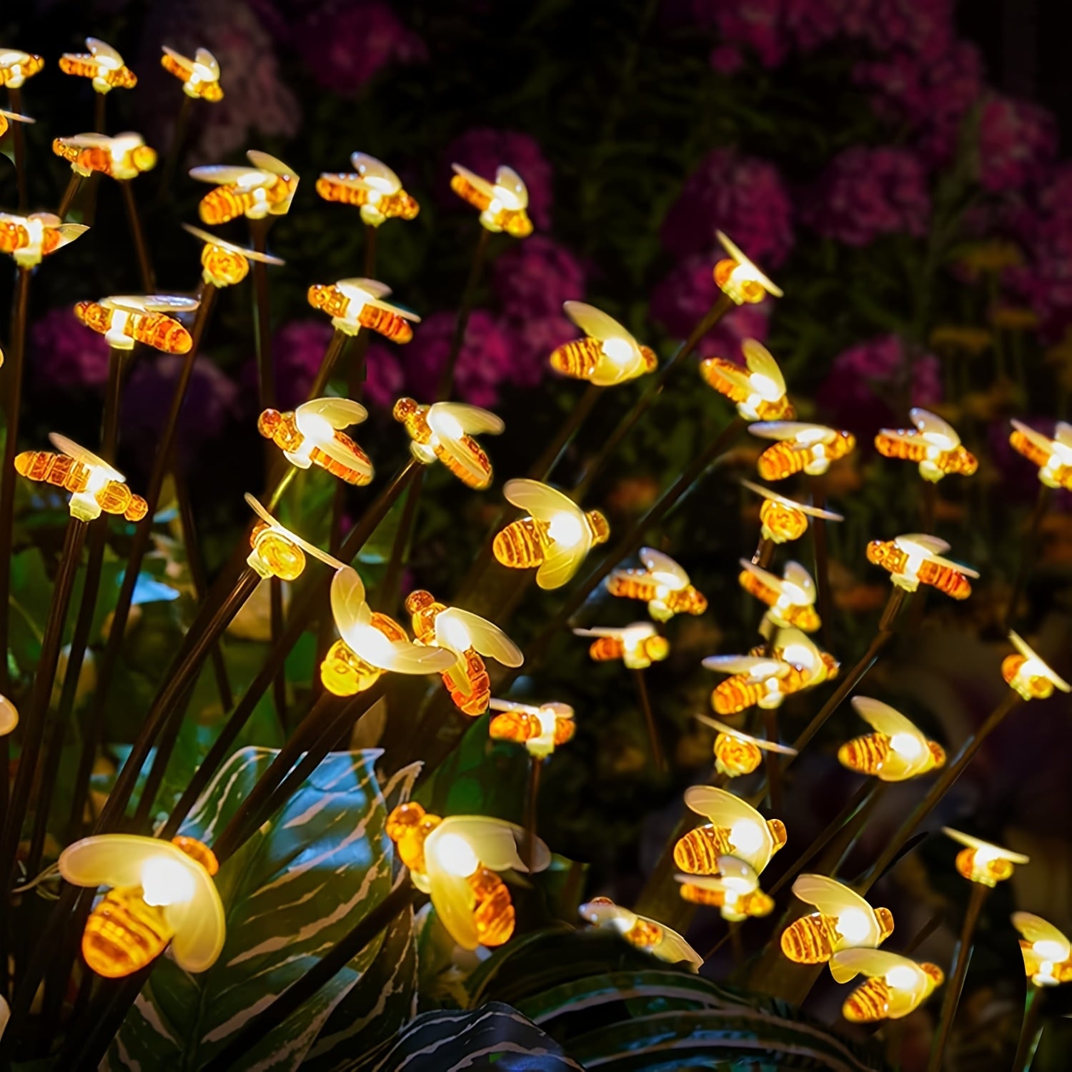 1PC Solar Bee Light Outdoor 8-Head Bee Solar Light Suitable for Garden Path Fence Courtyard Patio Walkway Decorative Lighting Perfect for Outdoor and Holiday Decoration