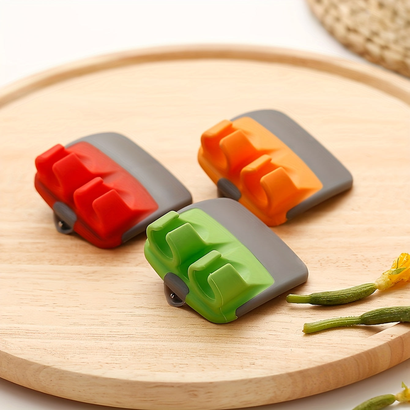 Comfort-Grip Vegetable Peeler with Non-Slip Rubber Ring. Made of Stainless Steel & Durable Thermoplastic Rubber, No Electricity Needed, Perfect for Carrots, Pumpkin and More