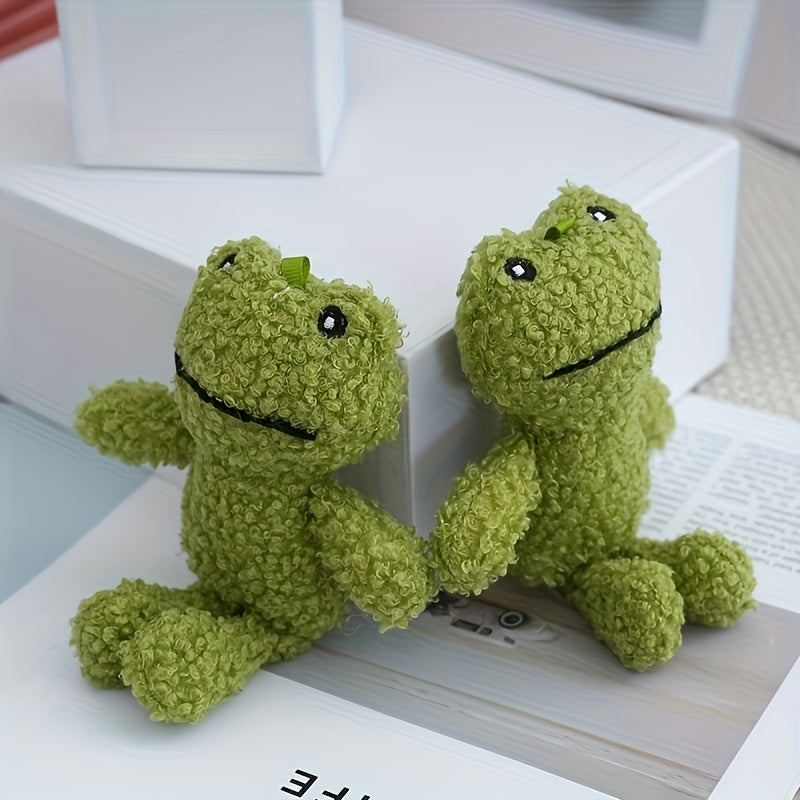 可爱的绿色青蛙毛绒狗玩具，卡通图案，推荐小型犬种，适合互动游戏和咀嚼，为狗狗的玩耍增添乐趣