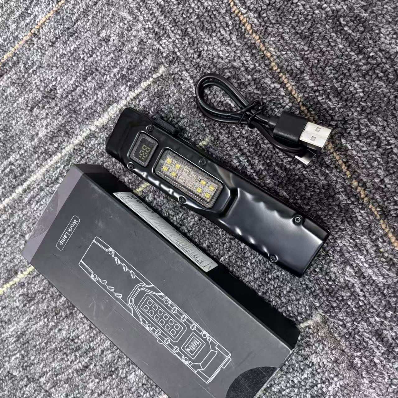 Clip-On Rechargeable Flashlight, Smart Digital Display Battery Level, Side Light & UV Mode, Long Press Strobe, Multi-Mode Dimmable, Compact Portable, Ideal for Home Workshop Daily Use