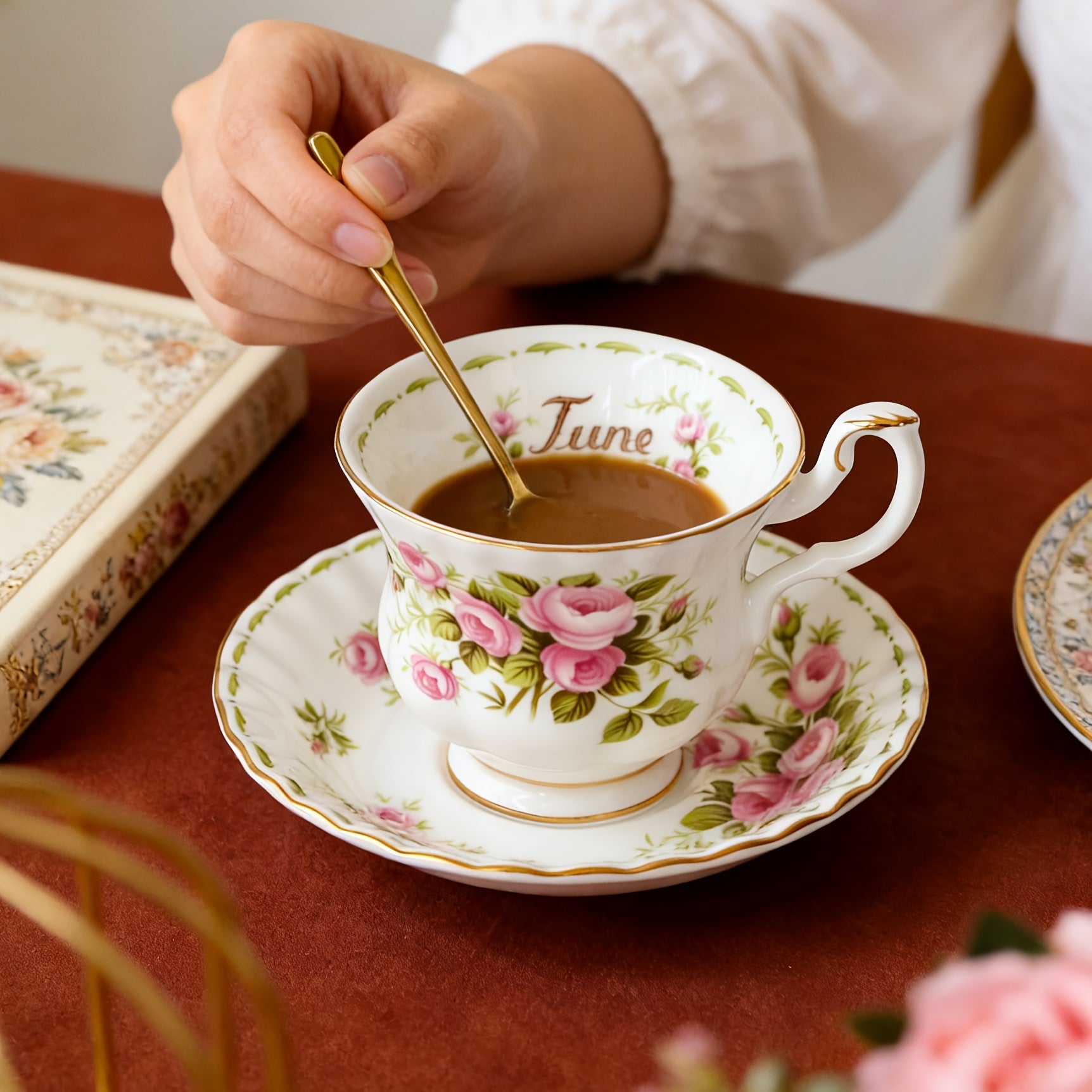 1pc Elegant Twelve Months Flower Tea Cup & Saucer, 6oz Vintage Bone China Coffee Cup & Saucer, Easy to Clean – Perfect for Afternoon Tea Parties, Birthday Parties, Birthday Gifts, Valentine‘s Day Gifts