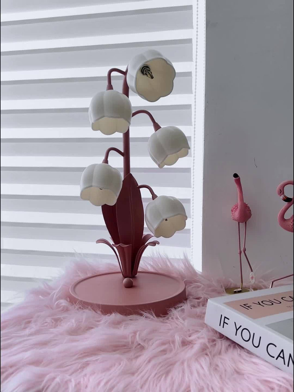Pink warm table lamp, gold light luxury table lamp, five lily of the valley flowers table lamp, creative acrylic flower shape, home decoration desk lamp, floral theme ambiance light, themed homestay hotel decorative lamp