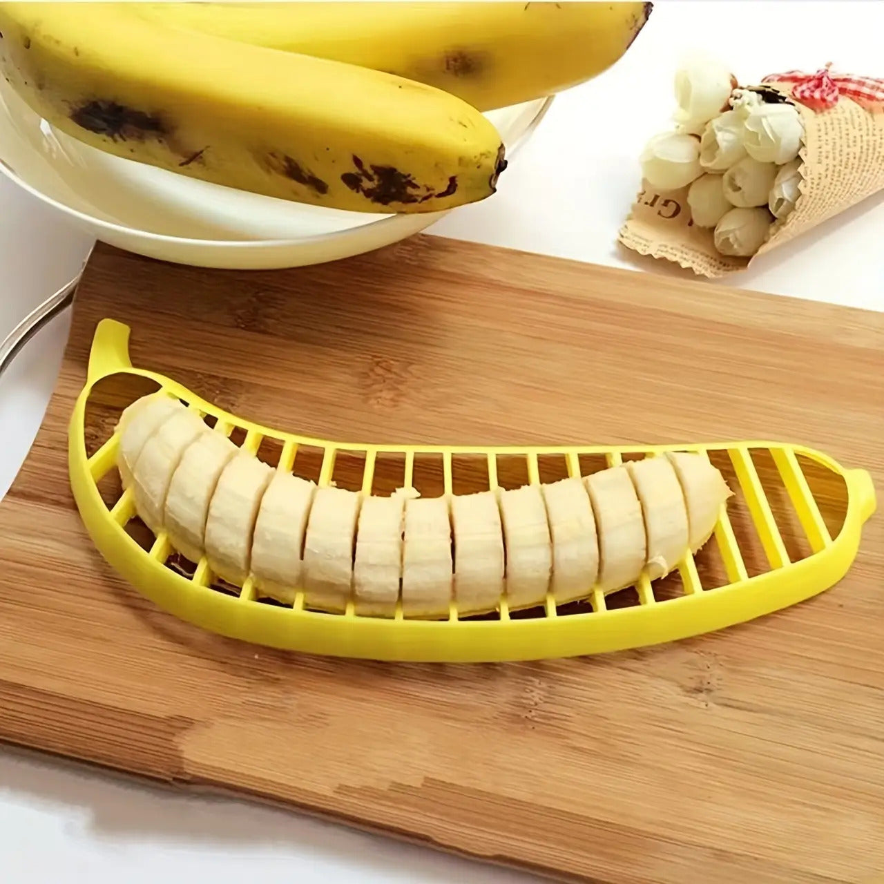 Banana Slicer, Multifunctional Fruit Cutting Tool, Banana Cutter, Fruit Separator, Fruit Salad & Platter Divider, Kitchen Accessory, Best Partner for Oktoberfest, Christmas & Halloween Festivities