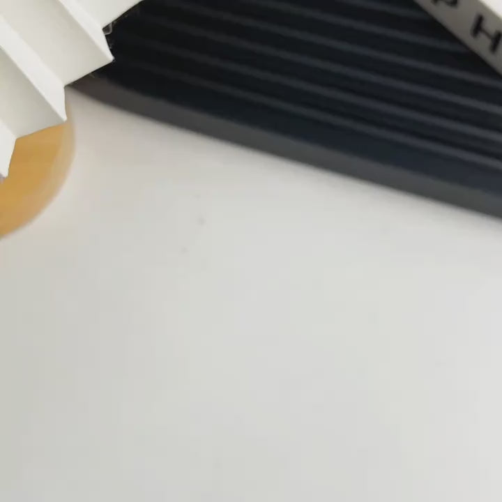 Aikeing 5000mAh 迷你行動電源，iPhone 充電器，內建 Type-C 接頭，適用於 Android 和所有行動裝置的快充行動電源，輕巧旅行充電器，緊急口袋充電器，方便攜帶使用（萬聖節、聖誕節、當地倉庫）