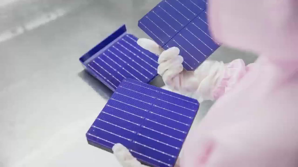 便携式太阳能板，带有35W，可折叠充电器，支持5V/3A USB Type-C接口，适用于手机、平板电脑和移动电源，是房车、背包及徒步旅行的理想选择。